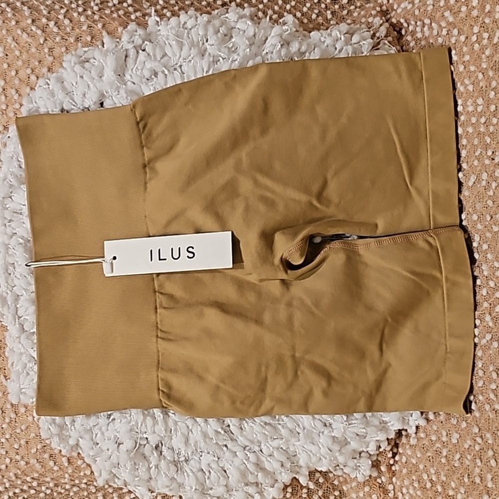 Ilus Label Shorts - Picture 13 of 13